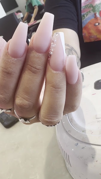 Lily's Nails & Spa 2