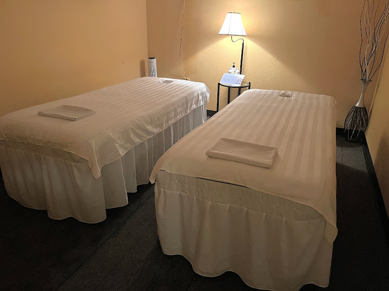 KYN Foot Spa & Massage 3
