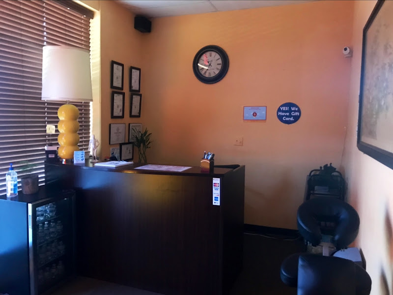 KYN Foot Spa & Massage 4