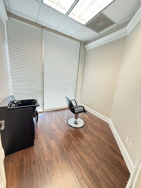 Legacy Salons of Arlington 4