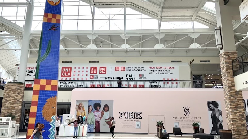 UNIQLO Parks Mall at Arlington 5