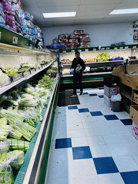 Vietnam Plaza Grocery Store 3
