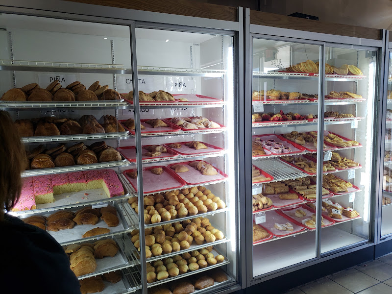 Tia Dora's Bakery 3
