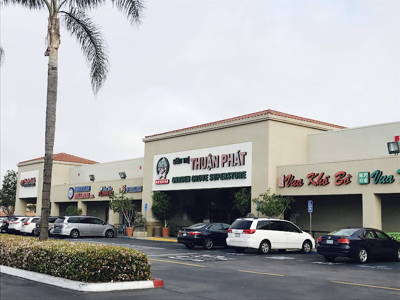 Thuan Phat Supermarket 4