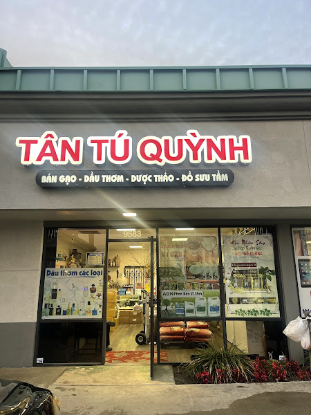 Tân Tú Quỳnh