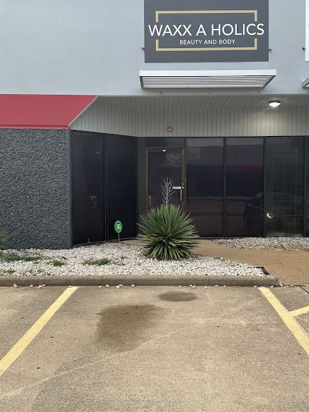Waxxaholics Beauty & Body 3
