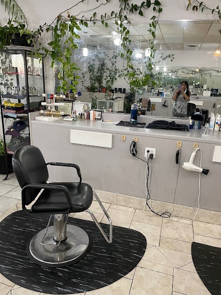 Farrah Beauty Parlor and Spa 3