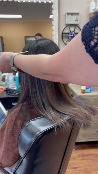 Sun shine Salon - Haircut $25up & Lash 2