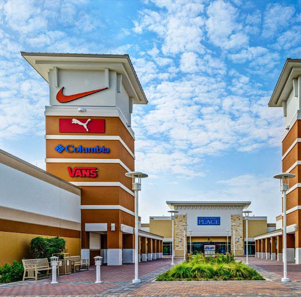 Grand Prairie Premium Outlets 4
