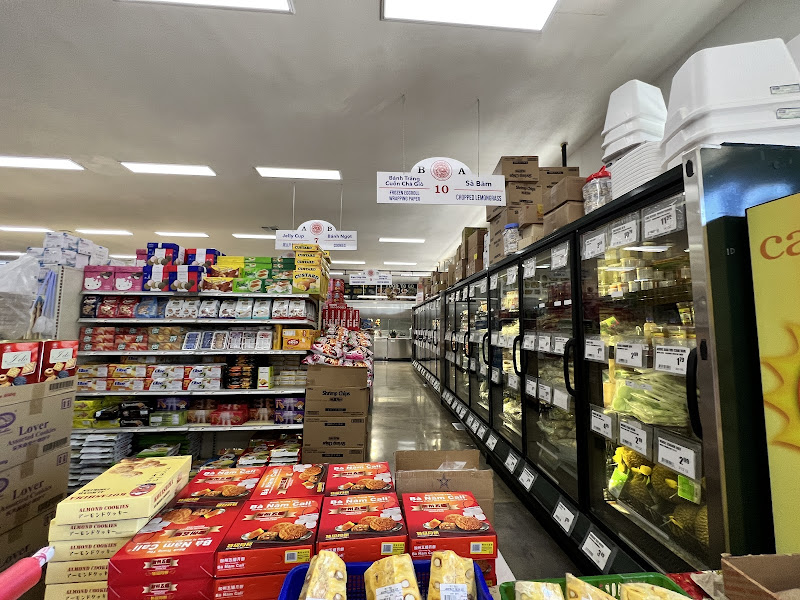 Thanh Long Supermarket 3