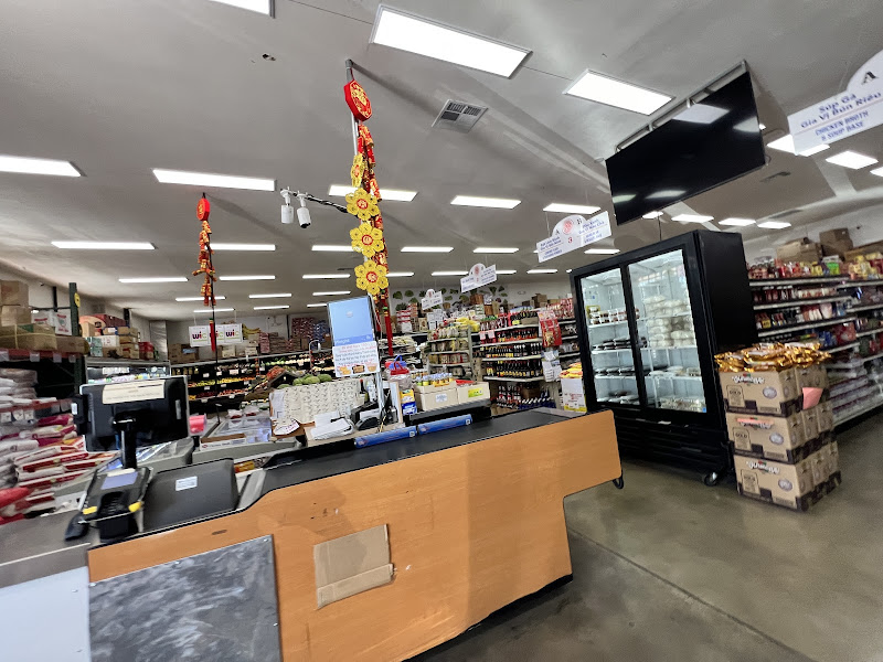 Thanh Long Supermarket 4