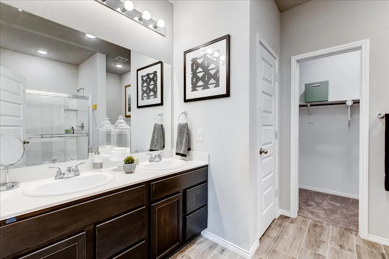 Jaycee Nguyen - eXp Realty 5