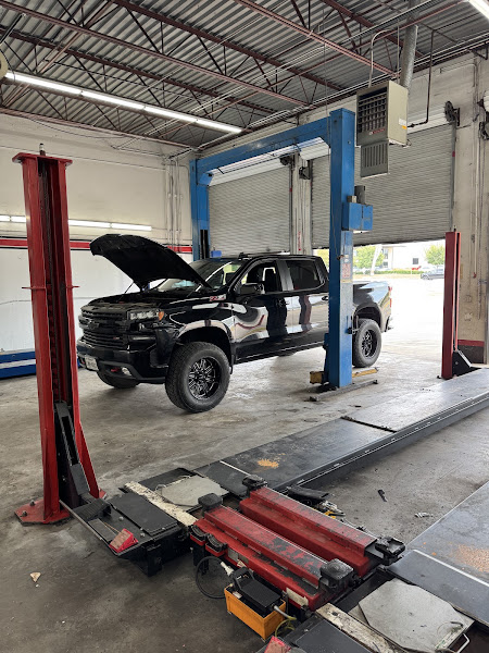 Richie’s Auto Service 2