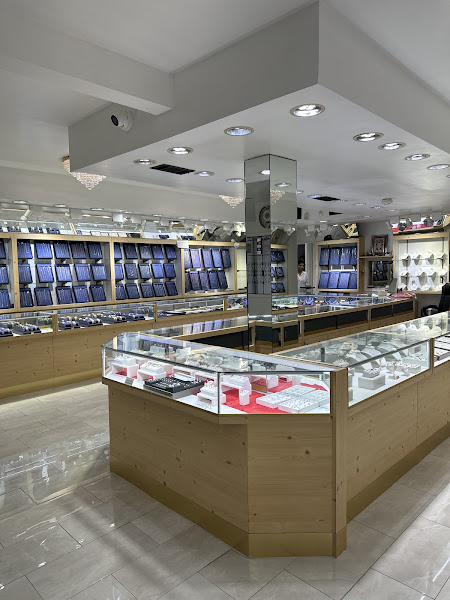 Aarti Jewelers 3