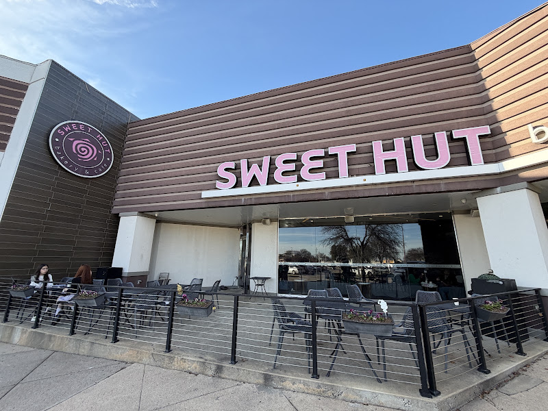 Sweet Hut Bakery & Cafe