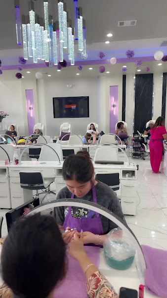 LAVENDER NAIL BAR II 2