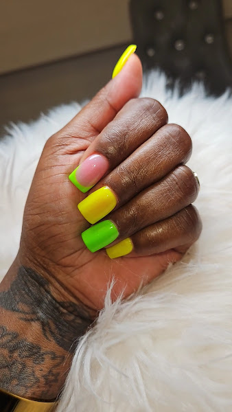 Hello Nails & Spa 2