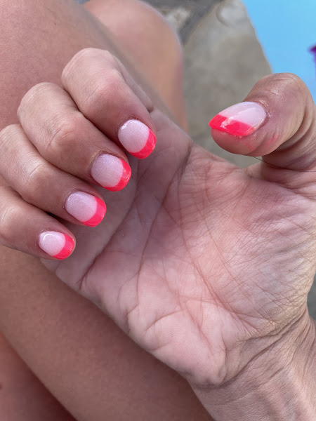 Lux Nails & Spa
