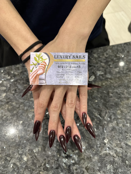 LUXURY NAILS
