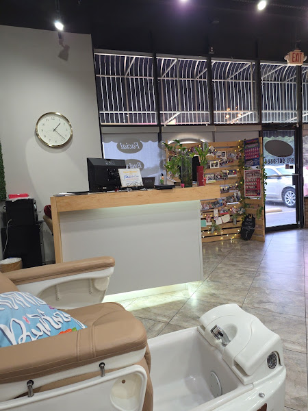 Q Nails and Spa 2