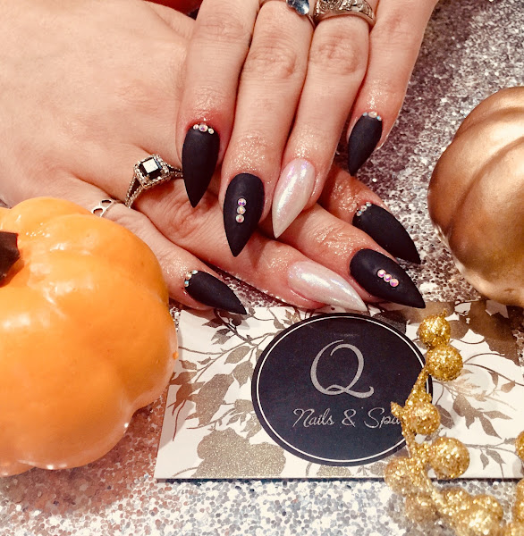 Q Nails and Spa 4