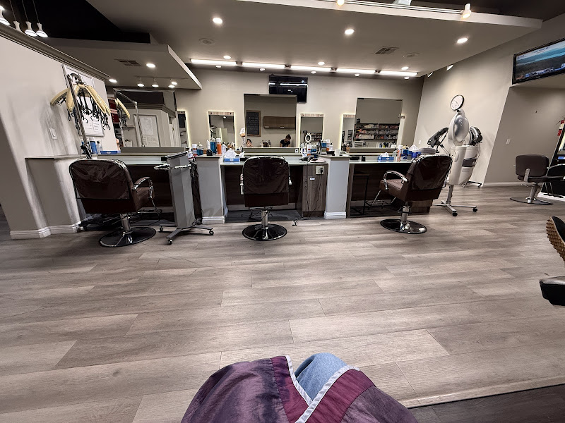 RT7 Beauty Salon 3
