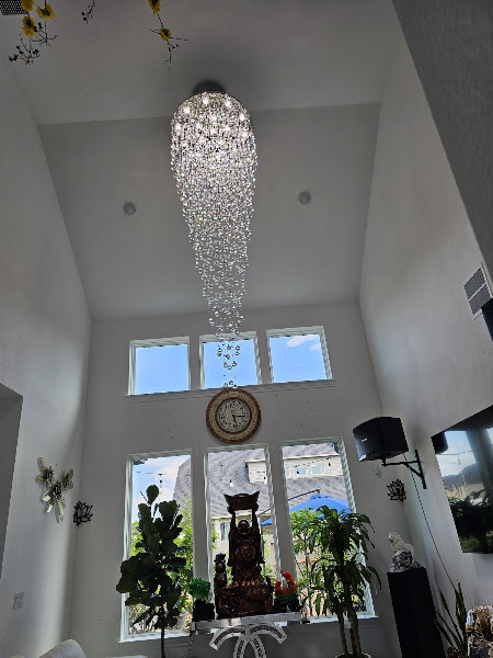 Quynh Nga Crystal Lighting & Decor 4