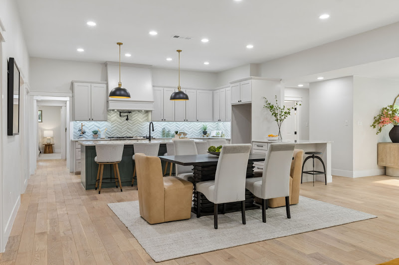 Housed Real Estate + Relocation 5