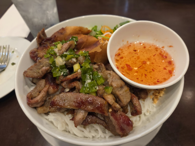 LaVui Vietnamese Restaurant 4