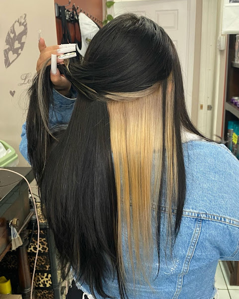 ALEXXA'S SALON 4