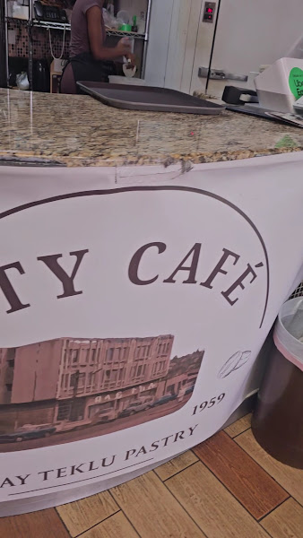 City Cafe & Bakery 2