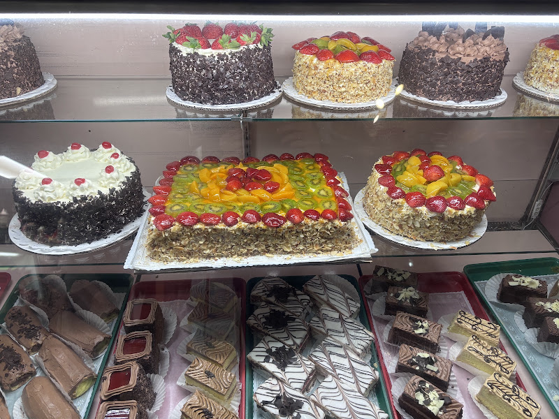 Henk's European Deli & Black Forest Bakery 3
