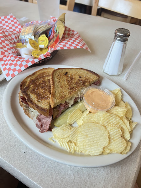 Henk's European Deli & Black Forest Bakery 4
