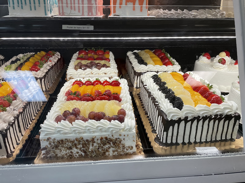 Rico's Cakes Panaderia 2