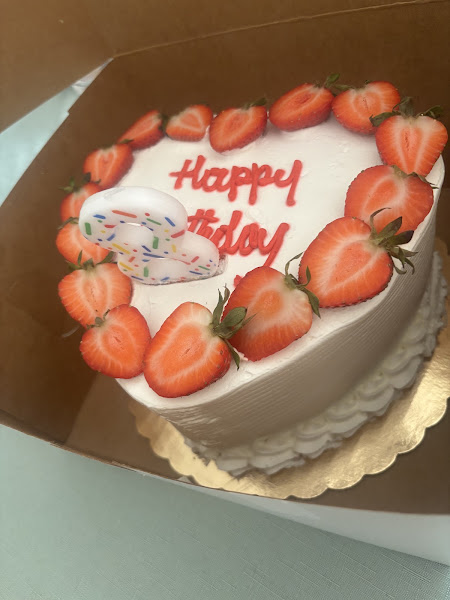 Rico's Cakes Panaderia 3