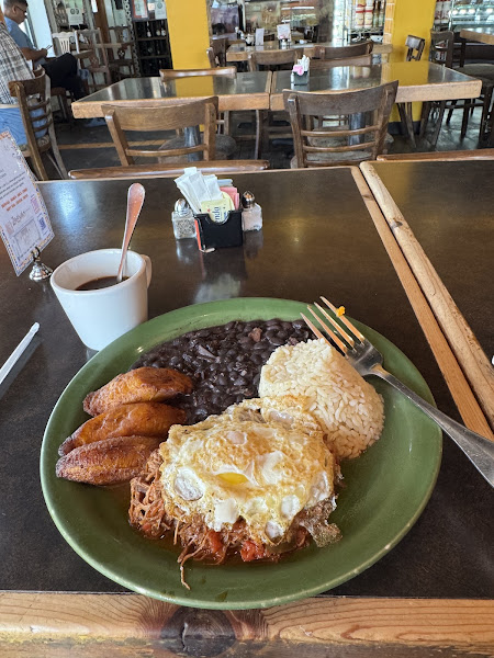 Zaguan Latin Café & Bakery 4