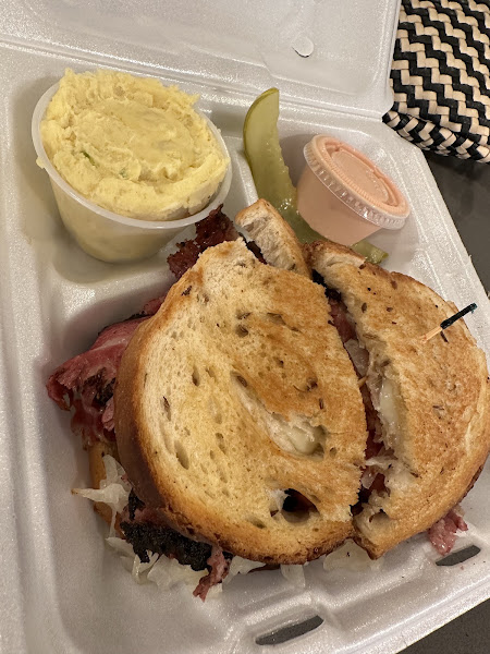 Cindi’s NY Deli & Restaurant 4