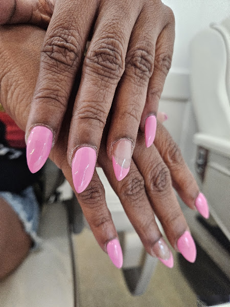 Glo Nail Lounge & Spa 3