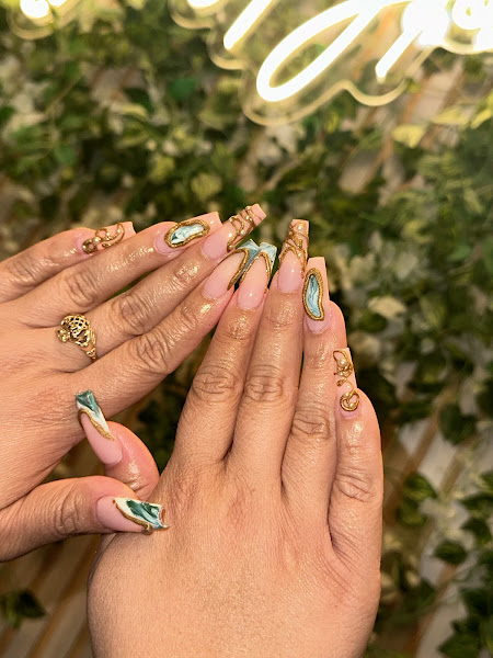 Glo Nail Lounge & Spa 4