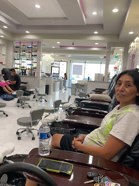 Ulux Nail Spa - Preston Hollow 2