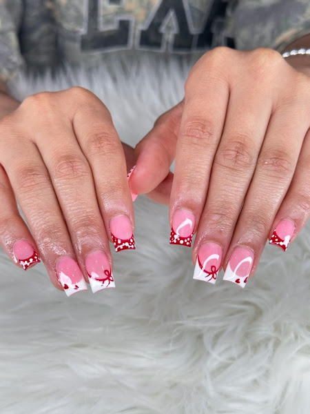 HIGHLAND NAIL BAR( 15% OFF MON-THUR 10AM-2PM, 10% OFF BIRTHDAY, 10% OFF STUDENTS)