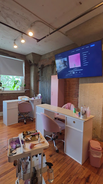 Aura Nail Spa 2