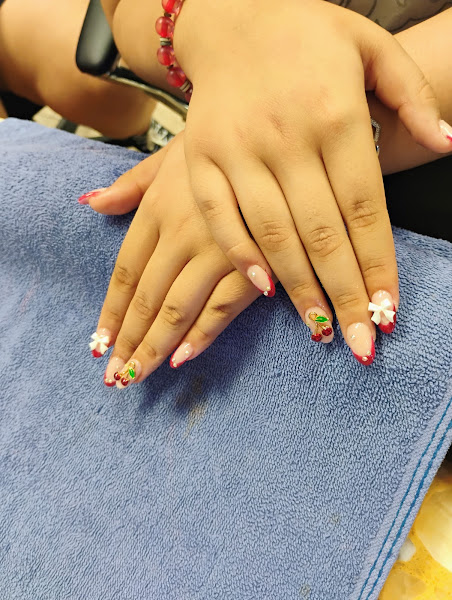 NAILS & SPA 5