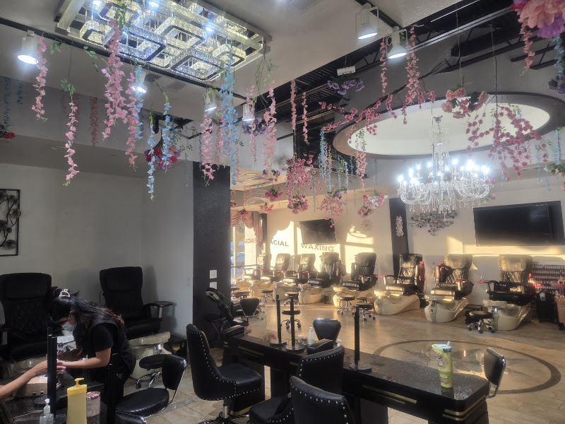 Lavui Nails Spa - 50% monday through thursday second service one per customer