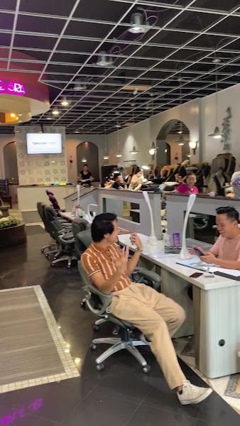 Candle Nail Spa 2