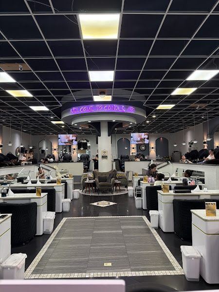 Candle Nail Spa 3