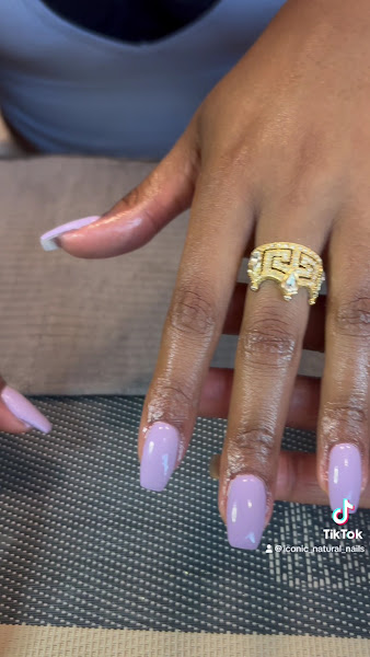 Iconic Natural Nails 2