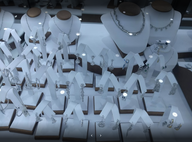 Ngoc Bich Jewelry 4