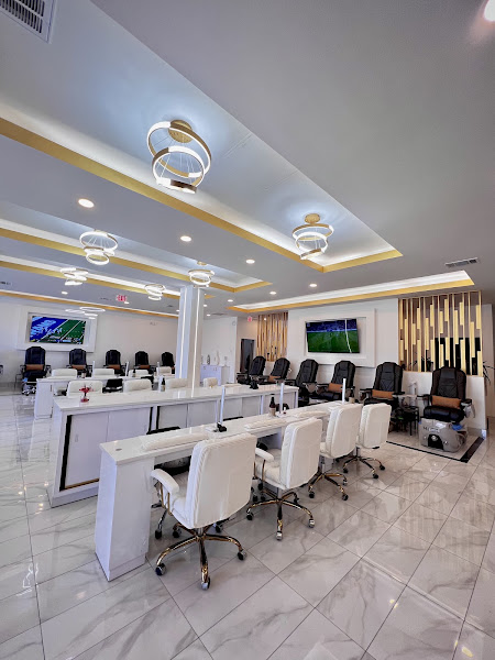 Manos Nail Bar - Best Rated Nail Salon in Uptown Dallas ( 20% OFF Monday-Thursday until 3:00PM)