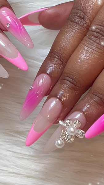 Manos Nail Bar - Best Rated Nail Salon in Uptown Dallas ( 20% OFF Monday-Thursday until 3:00PM) 2